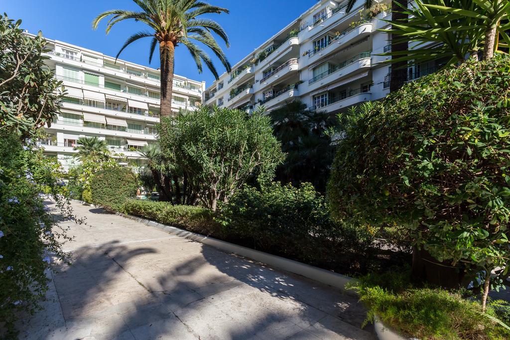 Nice Beach - Promenade Des Anglais Exterior photo